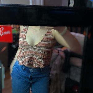 Super cute cropped ruffle top⭐️